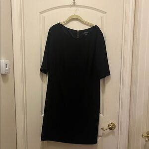 Elegant Black Dress from Tahari, perfect for the office or an elegant evening.
